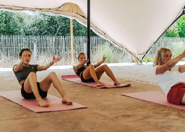 Mobil-home Spacieux Avec Terrasse - - Api-1-52-1453 * Saint-Jean-de-Monts