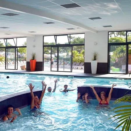 Camping Mobil-home Spacieux Avec Terrasse - Saint-jean-de-monts - Api-1-52-1453 Saint-Jean-de-Monts