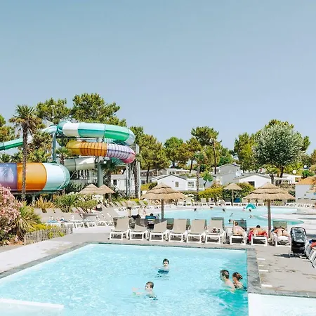 Mobil-home Spacieux Avec Terrasse - Saint-jean-de-monts - Api-1-52-1453 Camping Saint-Jean-de-Monts