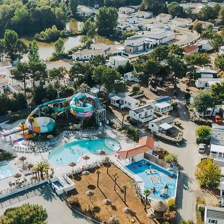 Mobil-home Spacieux Avec Terrasse - Saint-jean-de-monts - Api-1-52-1453 *