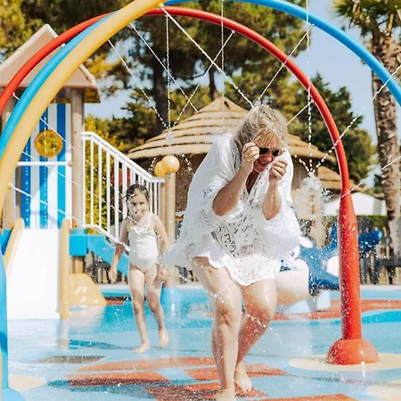 Mobil-home Spacieux Avec Terrasse - Saint-jean-de-monts - Api-1-52-1453 Camping Saint-Jean-de-Monts