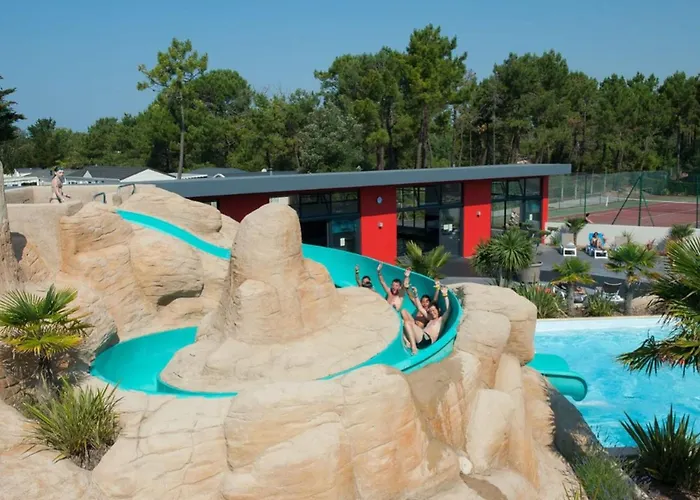 Mobil-home Spacieux Avec Terrasse - - Api-1-52-1453 Saint-Jean-de-Monts