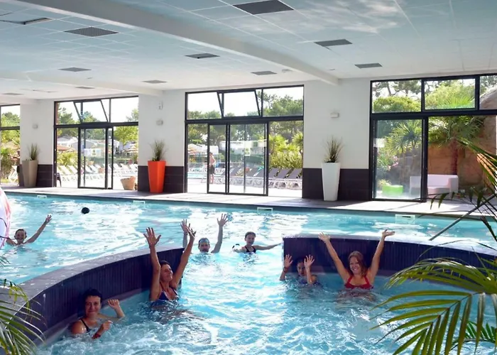 Parque de Campismo Mobil-home Spacieux Avec Terrasse - Saint-jean-de-monts - Api-1-52-1453 Saint-Jean-de-Monts