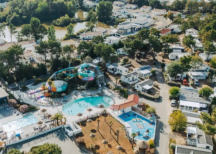 Mobil-home Spacieux Avec Terrasse - Saint-jean-de-monts - Api-1-52-1453 *